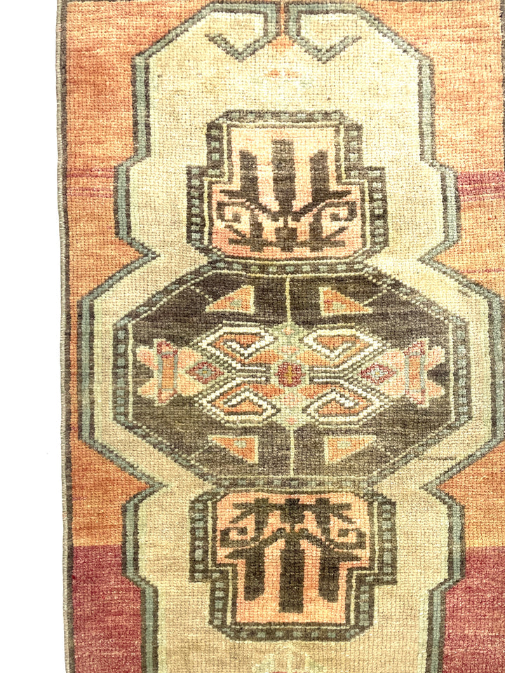 Vintage Anatolian Small Rug 48 cm x 117 cm (1'6" FT x 3'84" FT) - Y010022