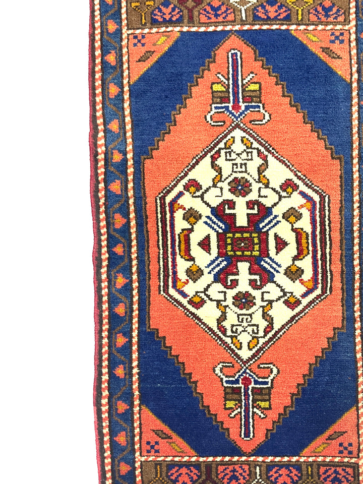 Vintage Anatolian Small Rug 57 cm x 108 cm (1’9’’ FT x 3’54’’ FT) - Y010021