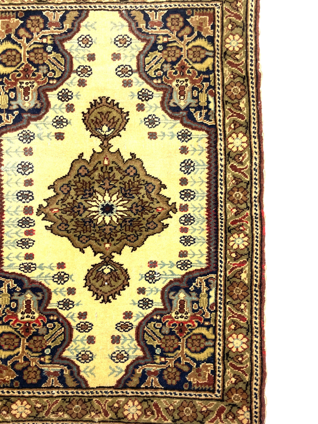 Vintage Small Kayseri Rug 61 Cm X 95 Cm (2 FT X 3’1’’ FT) – Y010039
