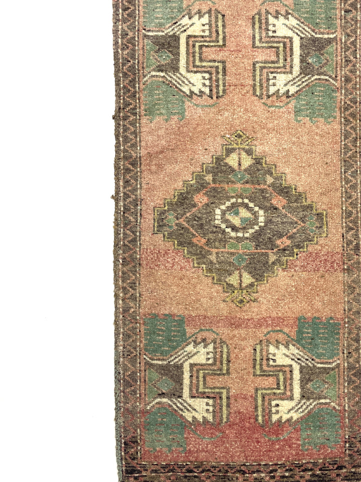 Vintage Small Turkish Hand-Knotted Rug 46 Cm X 101 Cm (1'5" FT X 3'3" FT) – Y010011