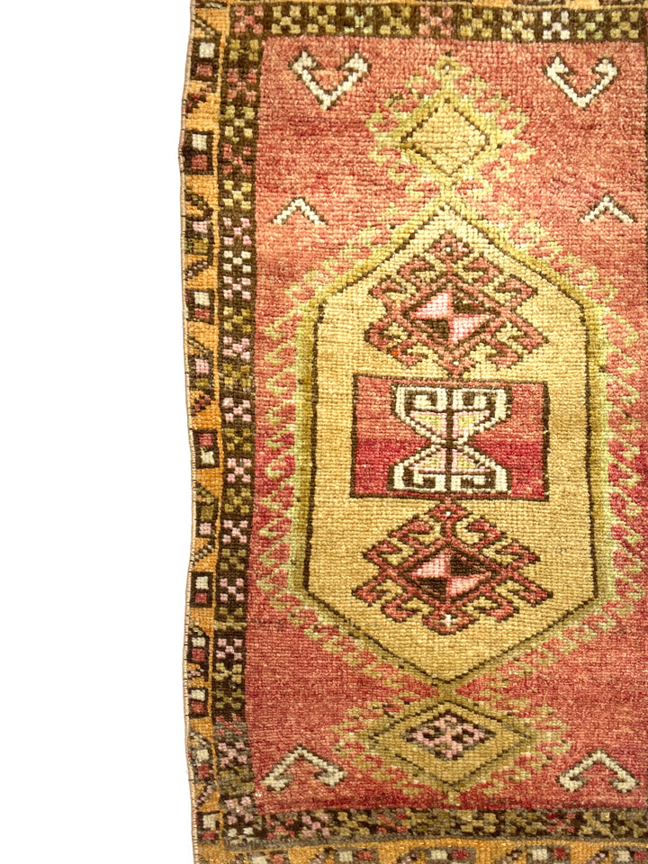 Vintage Small Turkish Hand-Knotted Rug 50 Cm X 88 Cm (1'6" FT X 2'9" FT) – Y010007