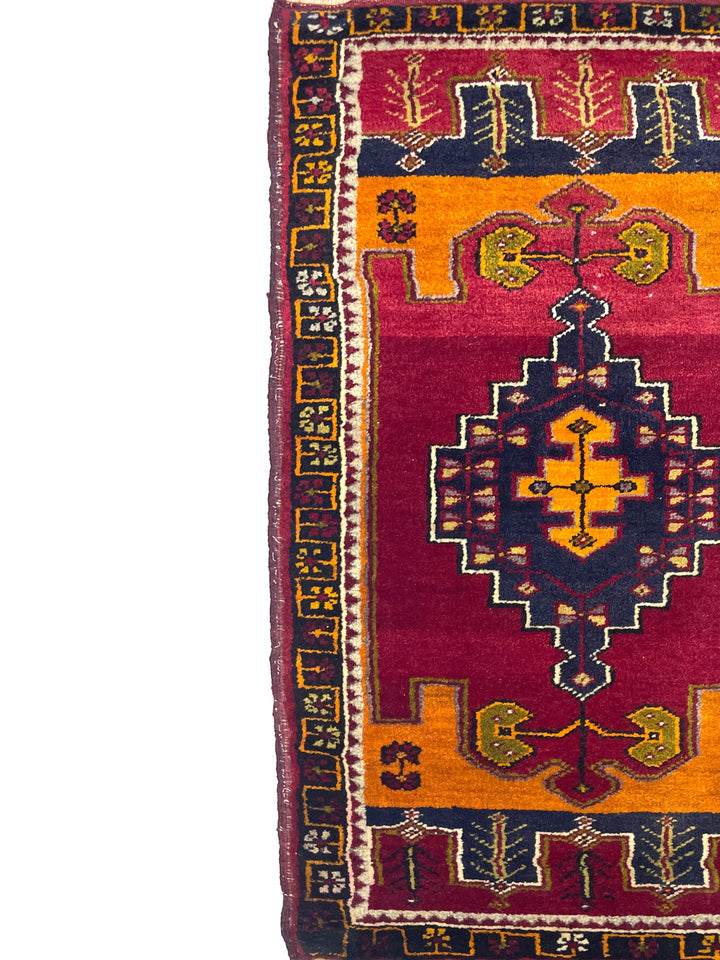 Vintage Small Turkish Hand-Knotted Rug 53 Cm X 98 Cm (1’7’’ FT X 3’2’’ FT) – Y010001