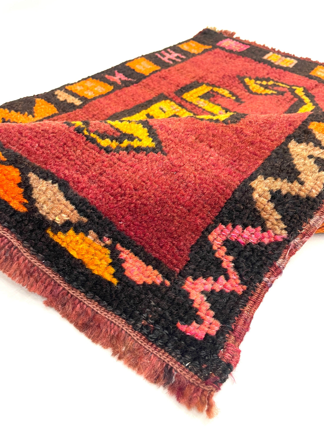 Vintage Turkish Hand-Knotted Rug 55 Cm X 70 Cm (1’8″ FT X 2’3’’ FT) – Y010041
