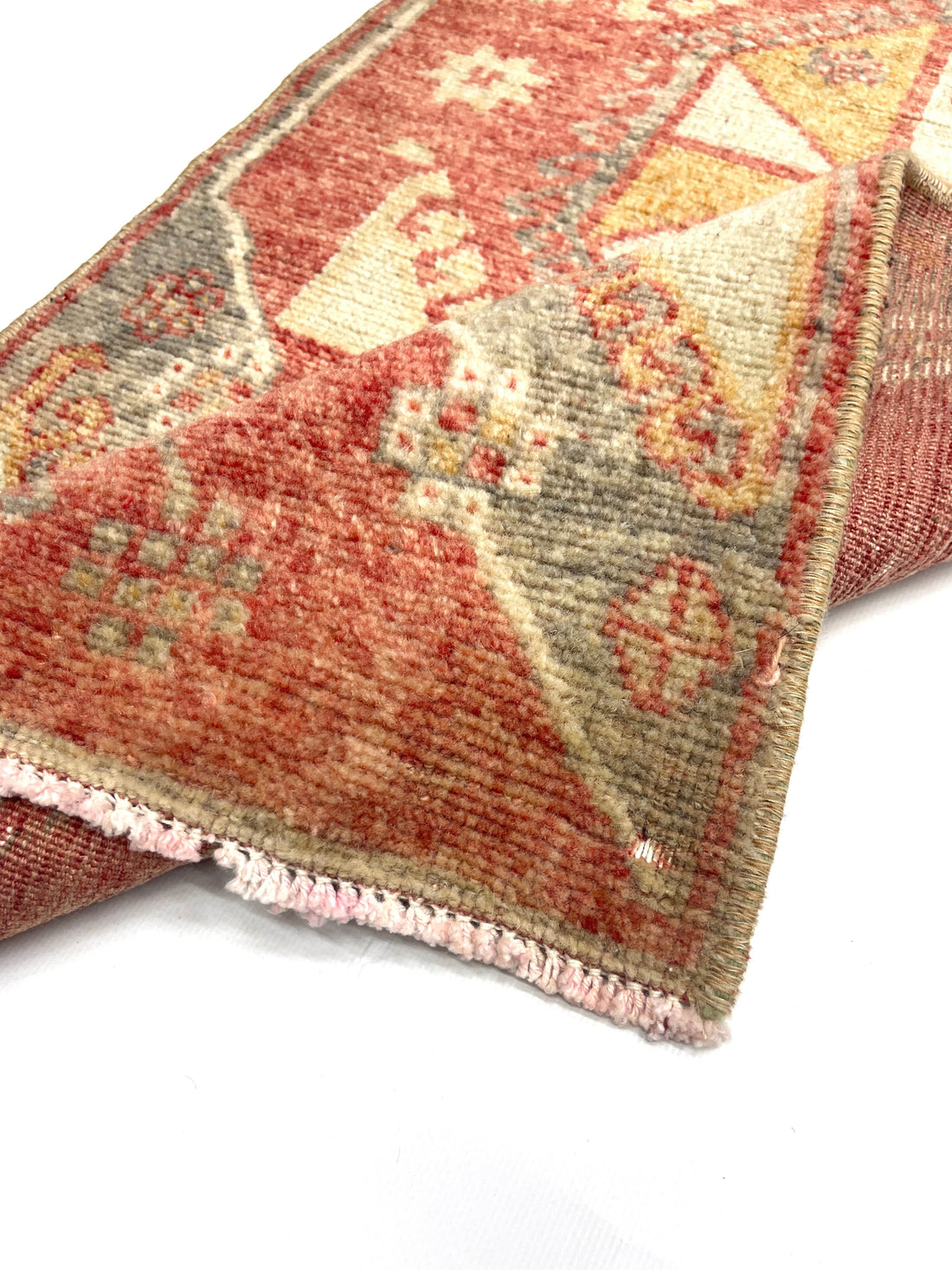 Vintage Turkish Small Rug 53 cm x 106 cm (1’7’’ FT x 3’5’’ FT) - Y010028