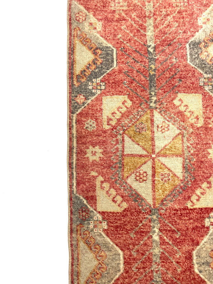 Vintage Turkish Small Rug 53 cm x 106 cm (1’7’’ FT x 3’5’’ FT) - Y010028