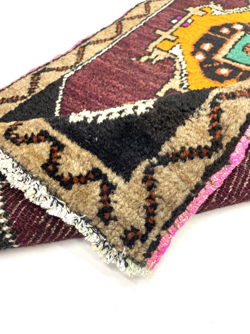 Vintage Anatolian Small Hand-Knotted Rug 51 Cm X 109 Cm (1’7′′ X 3’6′′ FT) – Y010048