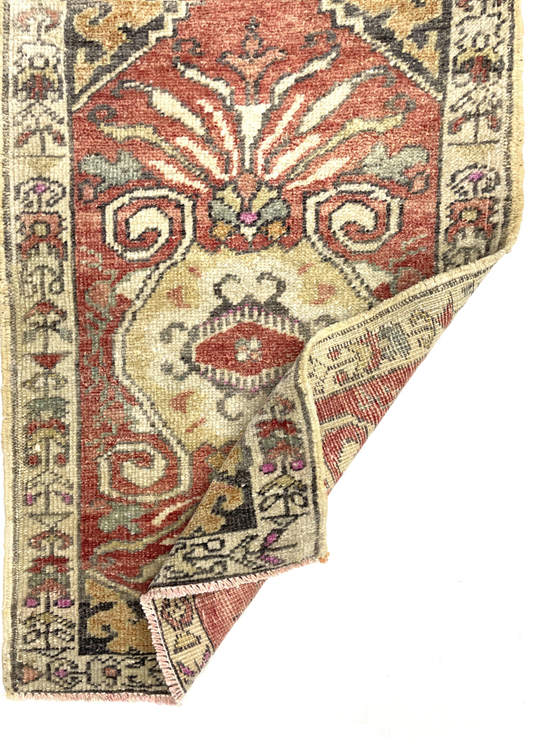 vintage-hand-knotted-small-turkish-rug-48-cm-x-76-cm-y010062-2 Vintage Hand-Knotted Small Turkish Rug 48 cm x 76 cm (1'5" FT X 2'5” FT) - Y010062