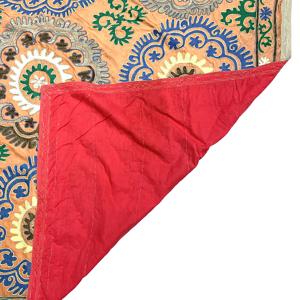 Vintage Handmade Traditional Suzani Textile Vintage Handmade Traditional Suzani Textile 170 CM x 213 CM (5’6” x 7 FT) - S010021