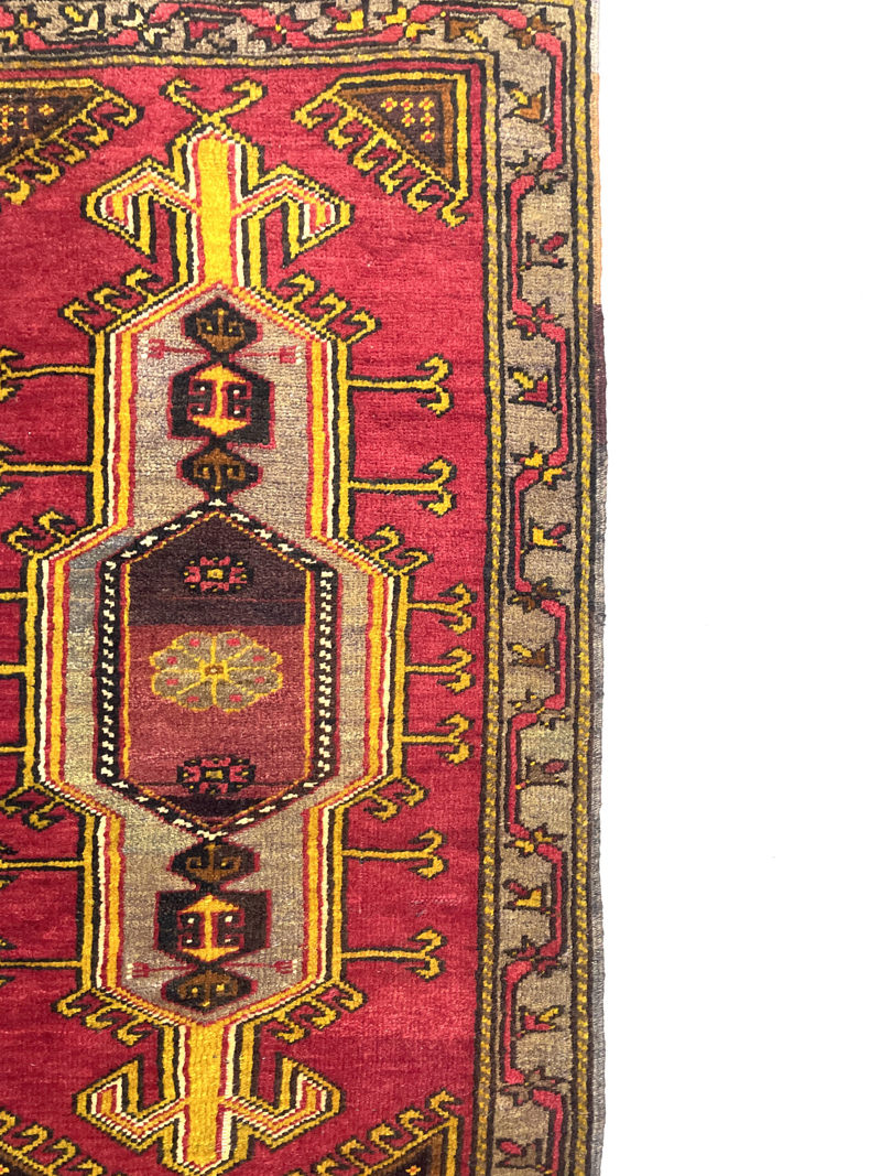 Vintage Turkish Hand-Knotted Rug 57 Cm X 103 Cm (1’9′′ X 3’4′′ FT) – Y010045