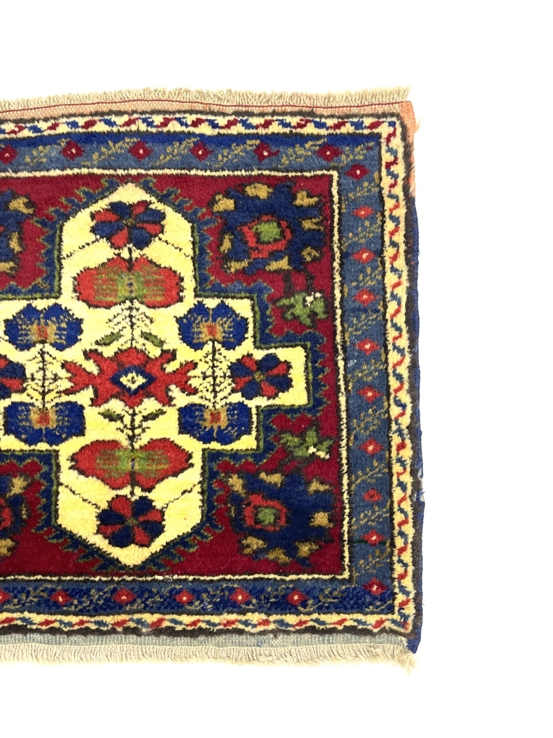 Vintage Turkish Hand-Knotted Rug 57 Cm X 64 Cm (1’9′′ X 2’1′′ FT) – Y010046