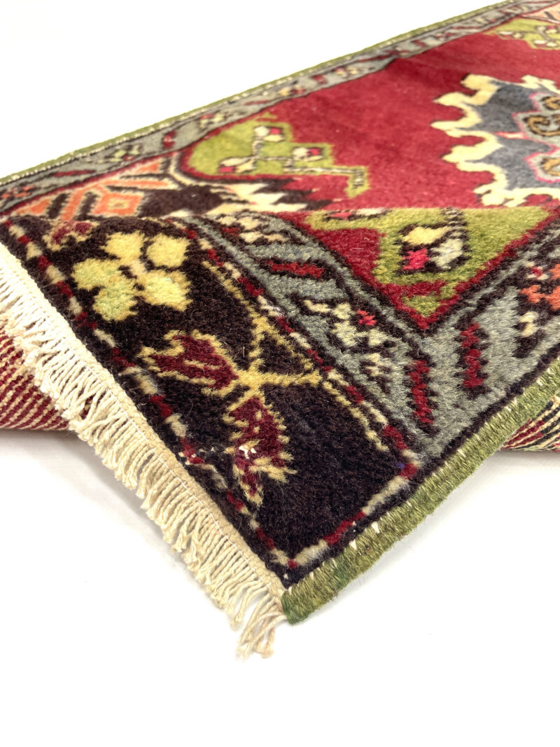 vintage-turkish-small-hand-knotted-rug-56-cm-x-117-cm-y010049-2 Vintage Turkish Small Hand-Knotted Rug 56 Cm X 117 Cm (1’8′′ X 3’8′′ FT) – Y010049