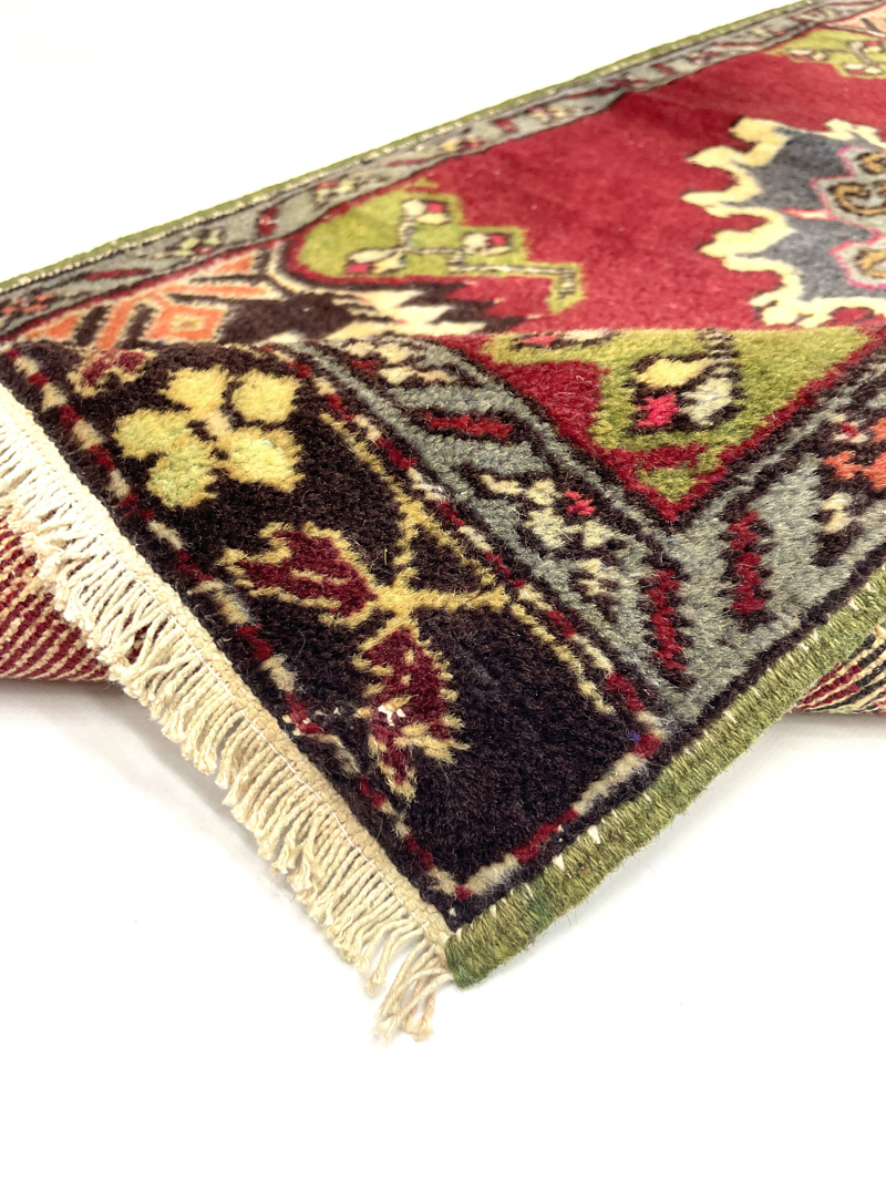 vintage-turkish-small-hand-knotted-rug-56-cm-x-117-cm-y010049-2 Vintage Turkish Small Hand-Knotted Rug 56 Cm X 117 Cm (1’8′′ X 3’8′′ FT) – Y010049