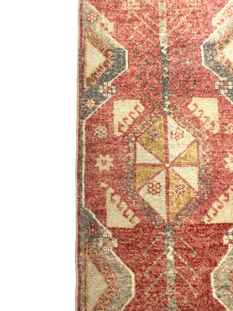 Vintage Turkish Small Rug 53 cm x 106 cm (1'7" x 3'5" FT) - Y010028