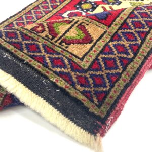 Vintage Turkish Small Rug 59 cm x 96 cm (1'94" x 3'15" FT) - Y010029